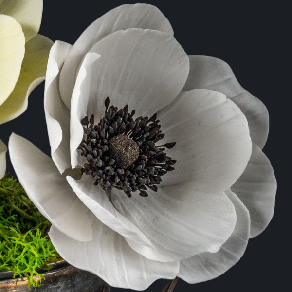 Anemone sugar flowers detail